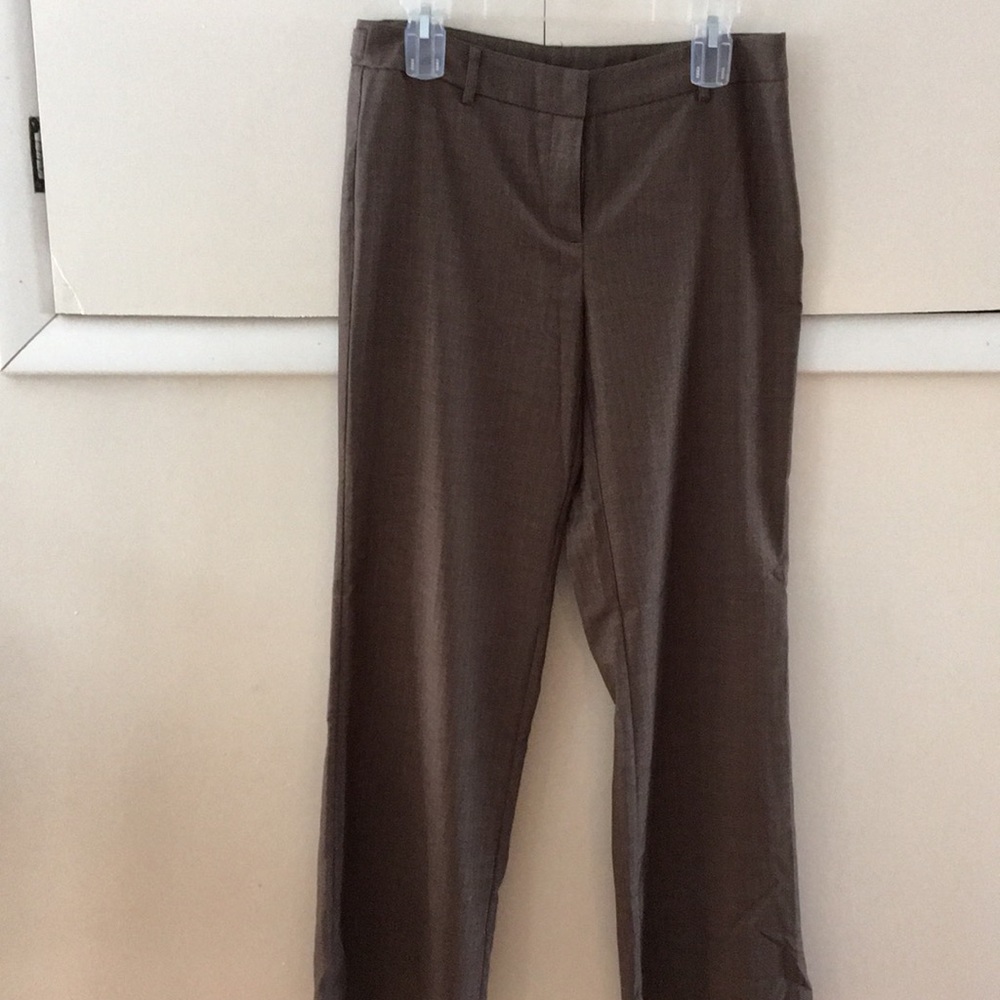 New York & Company trousers size 6 Average.